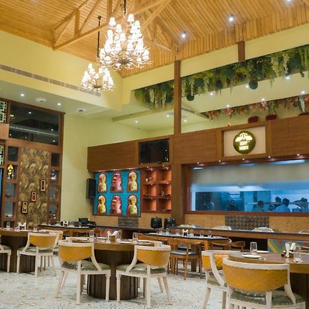 Hotel Clarks Inn Suites Kangra Exterior foto