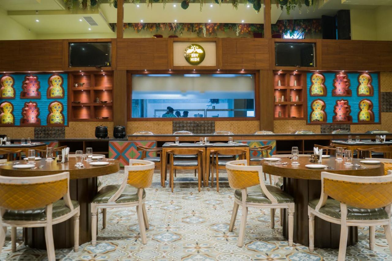 Hotel Clarks Inn Suites Kangra Exterior foto