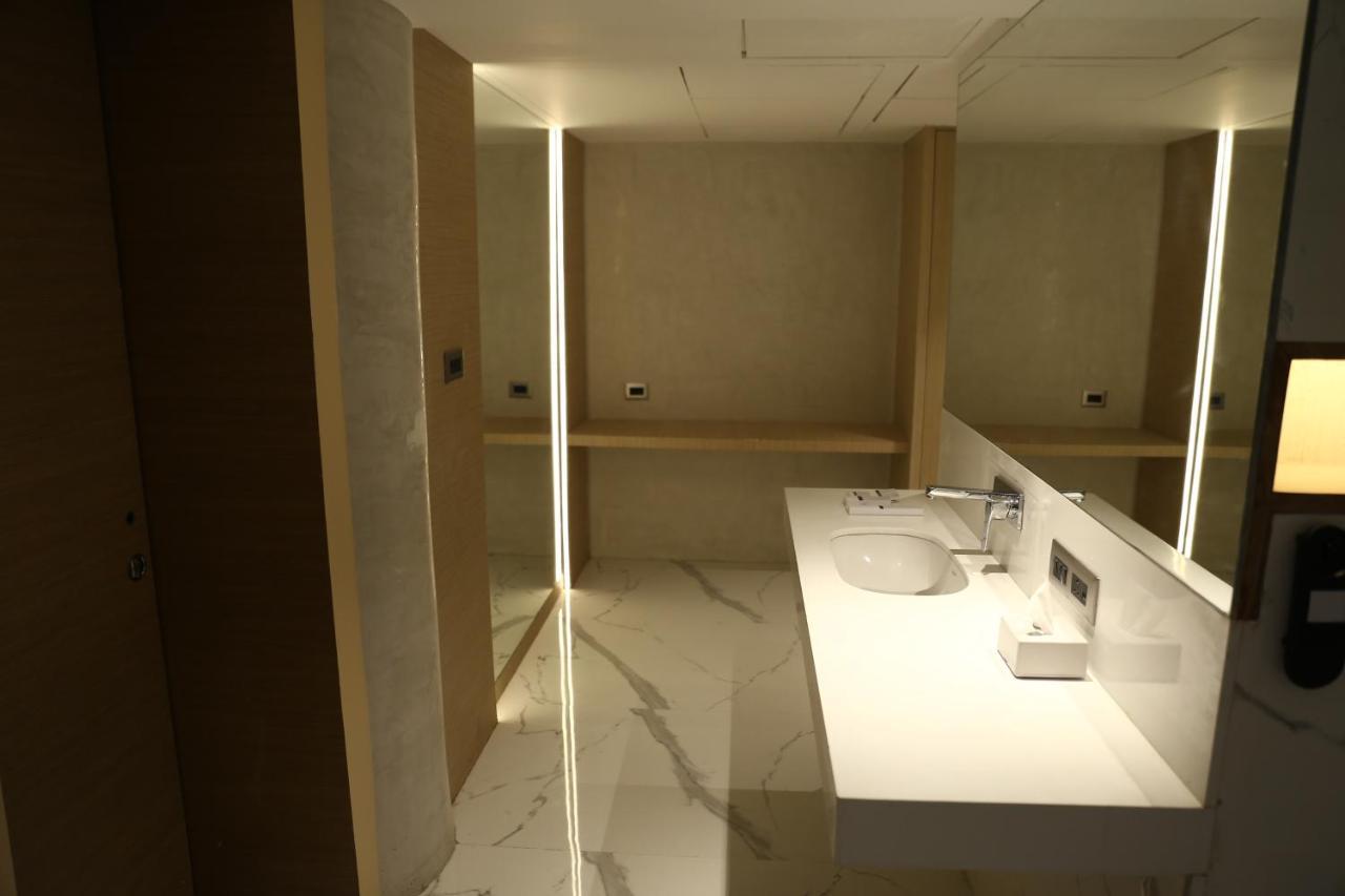 Hotel Clarks Inn Suites Kangra Exterior foto